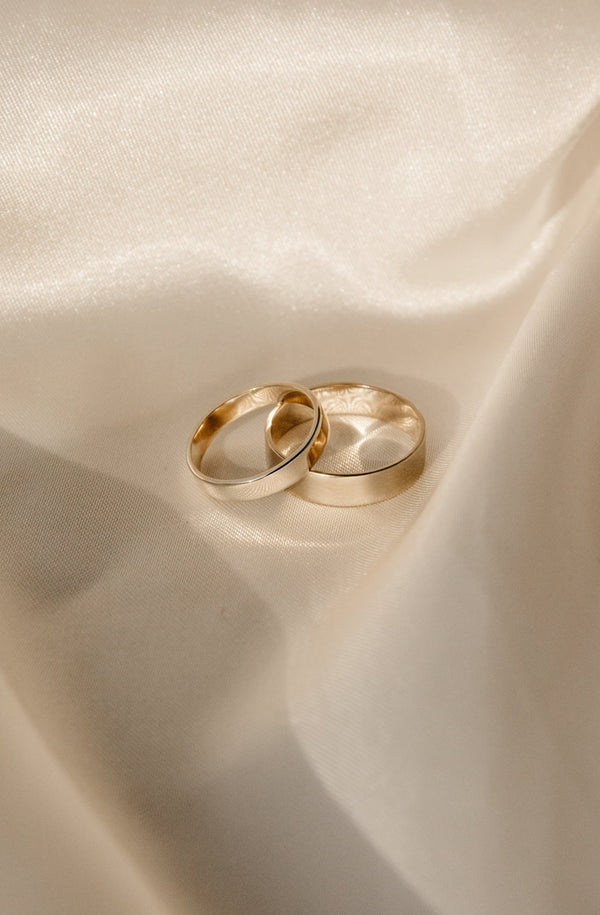 9ct Gold 3mm Flat Wedding Ring by Studio Adorn Jewellery in Norwich UK